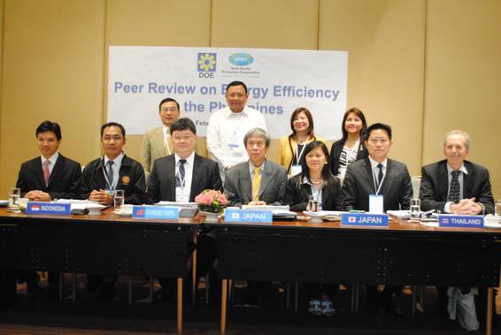 Photo: Standing- Mr. Kenji Kobayashi, President, Asia Pacific Energy Research Center (APERC); Energy Secretary Jose Rene D. Almendras, Undersecretary Loreta G. Ayson, and Energy Utilization Management Bureau Director Evelyn N. Reyes